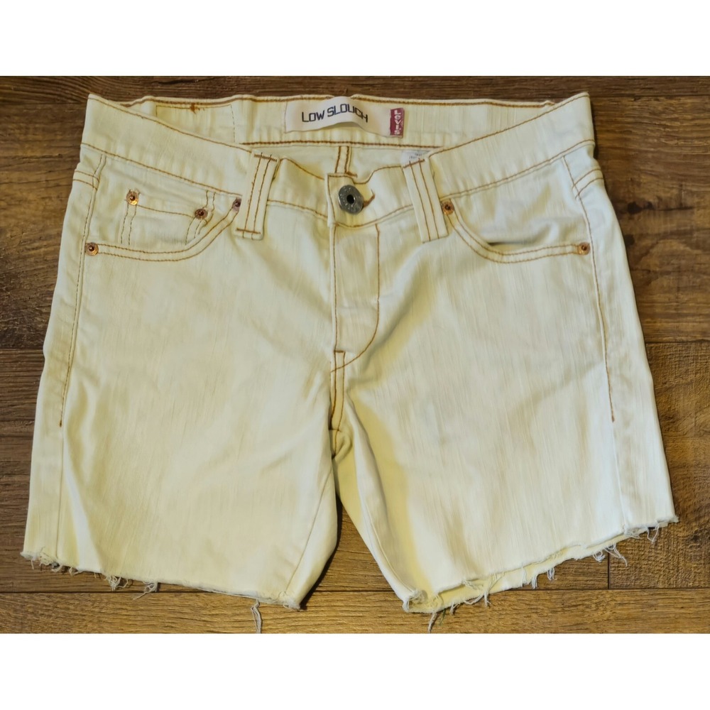 Levi Strauss & Co Low Slouch Shorts Size 5 Light Yellow 30 Inch Waist